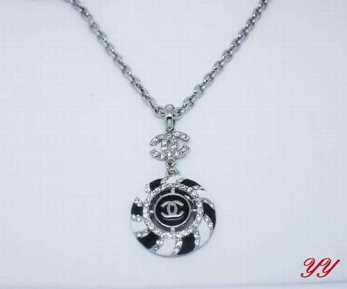 Collana Chanel Modello 131